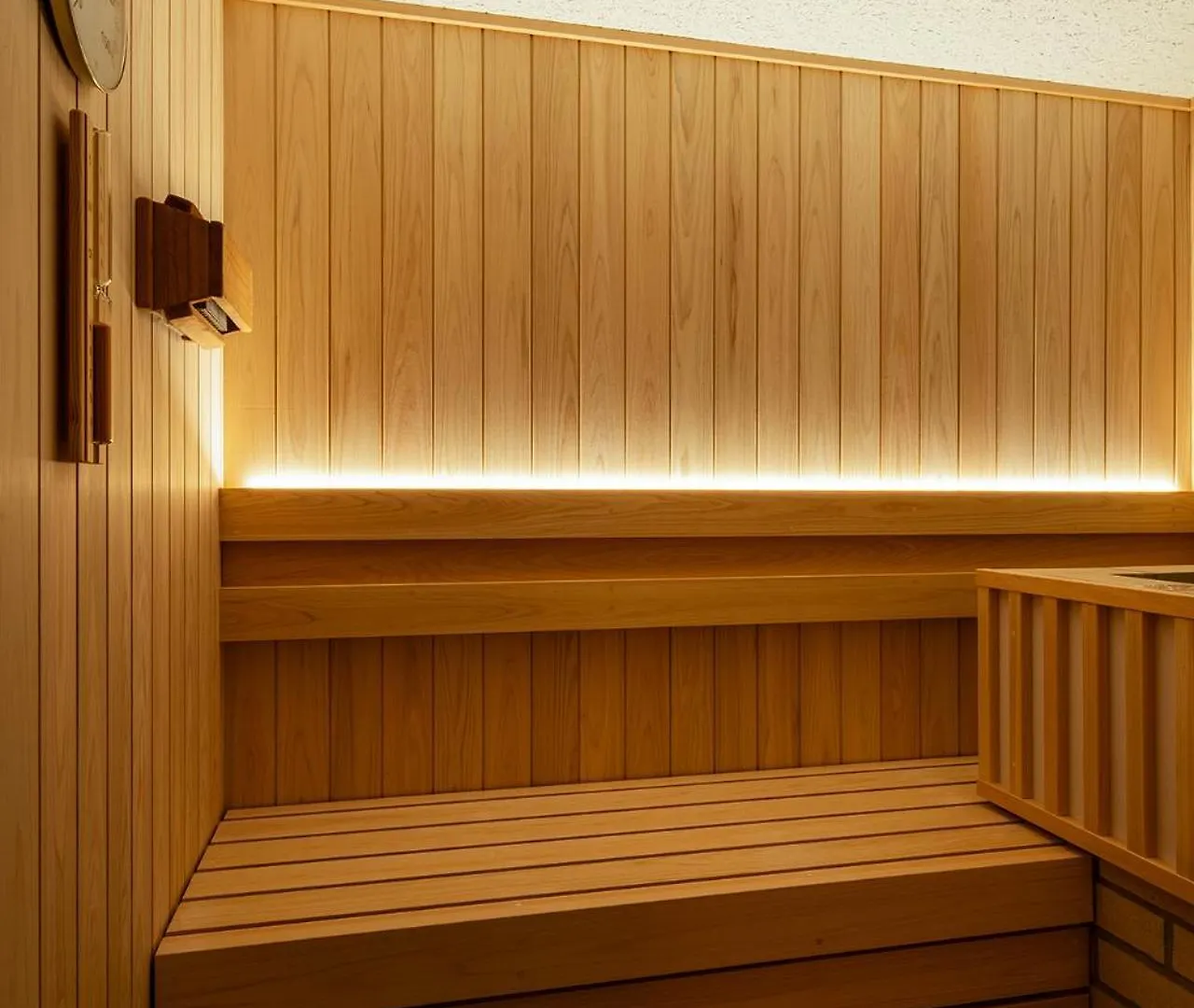 Section L Shimbashi West Aparthotel Tokyo 4*,  Japan